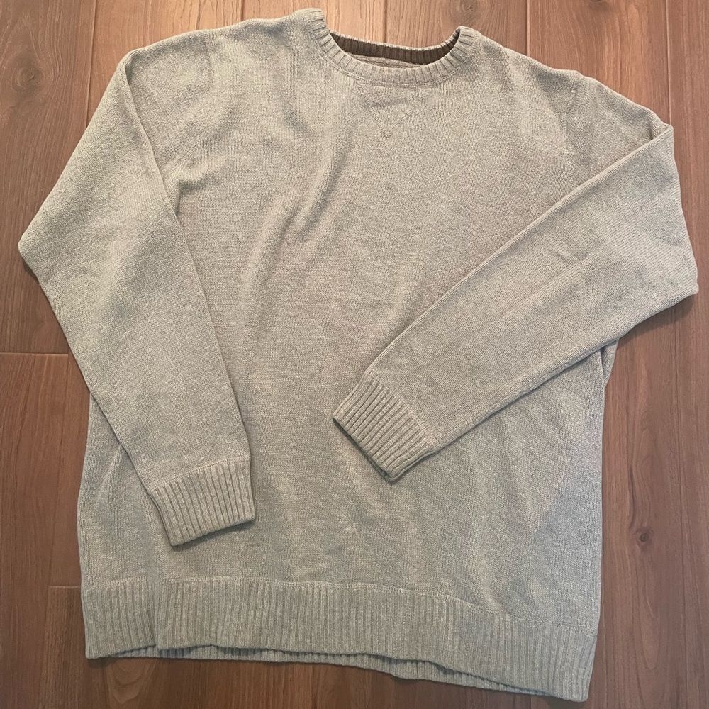 Eddie Bauer Men's Light Gray Crewneck Sweater